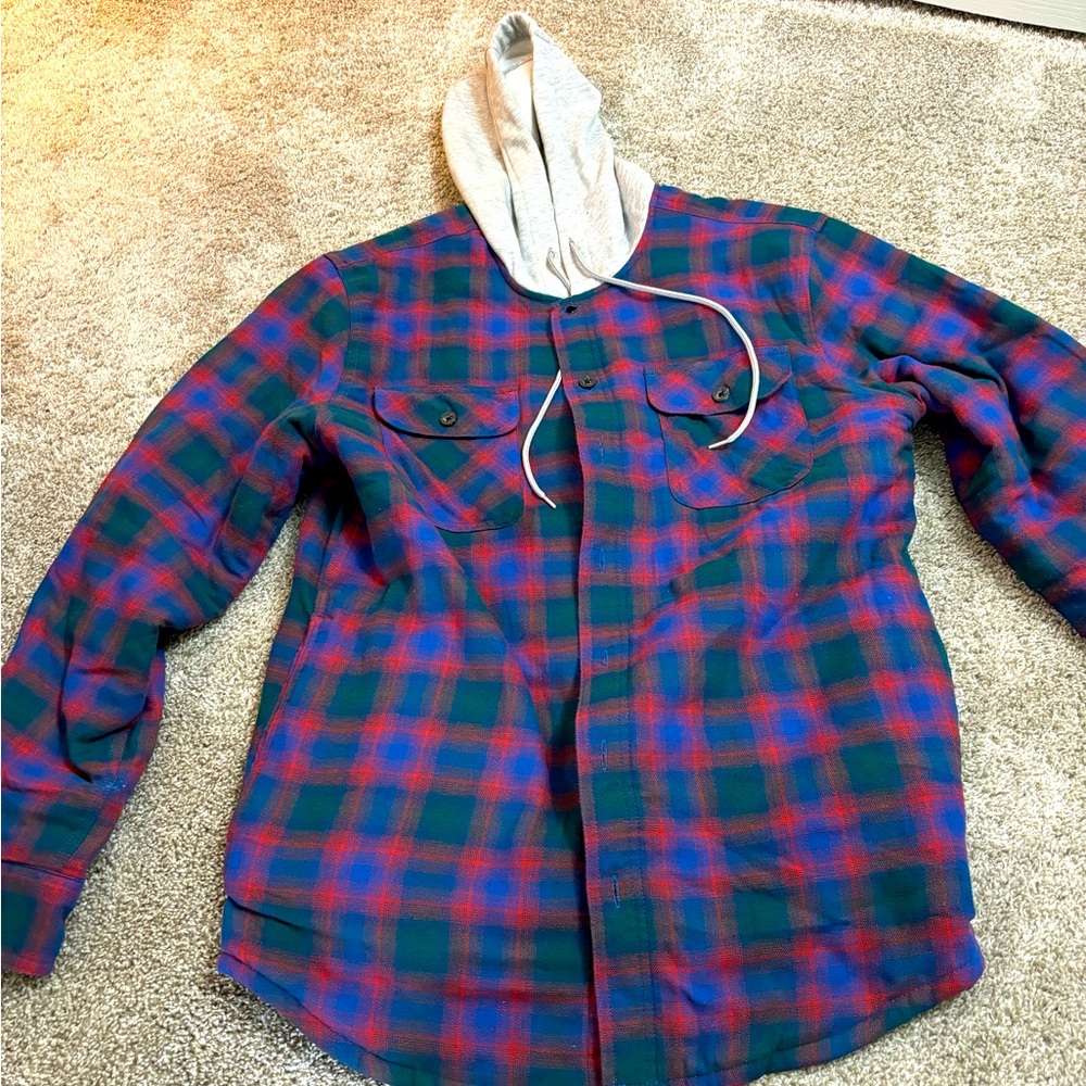 Wrangler Flannel Jacket! Great condition! Great for fall/winter seasons!